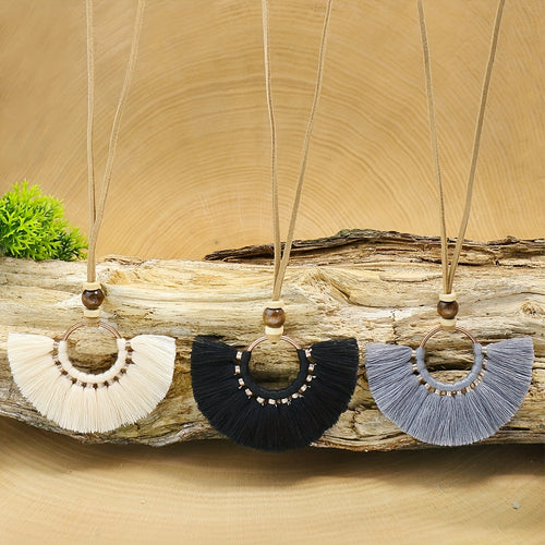 Ensemble de 3 colliers pendentifs de mode féminine de style ethnique avec pendentif à pompon floral, en alliage de zinc émaillé bronze avec incrustation de strass en verre, collier vintage SUN N.