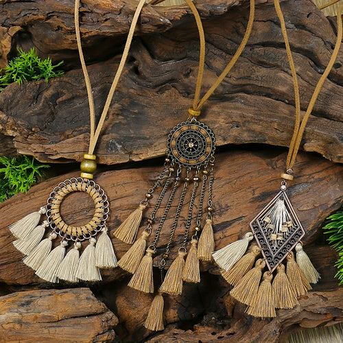 Ensemble de 3 colliers pendentifs de mode féminine de style ethnique avec pendentif à pompon floral, en alliage de zinc émaillé bronze avec incrustation de strass en verre, collier vintage SUN N.