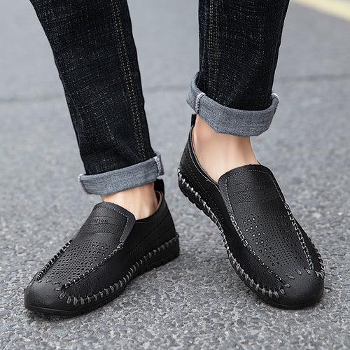 Chaussures Casual Homme Cuir Véritable ajouré cousu main, en cuir respirant et confortable, couleur marron.