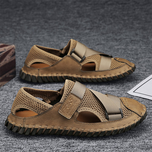 Sandales cuir mesh bout fermé en cuir marron, légères et durables pour hommes.