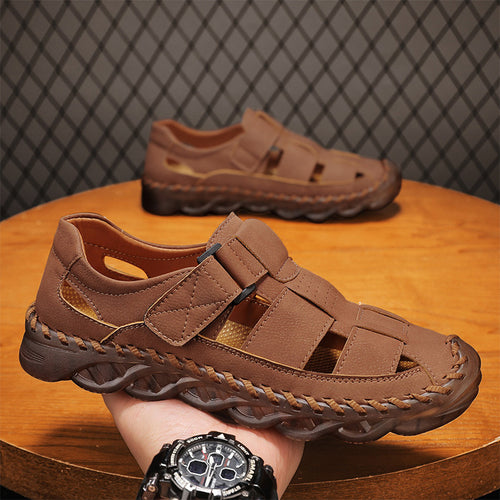 Sandales Homme Cuir Véritable en cuir brun, respirantes, avec mesh et bout fermé, adaptées aux grandes tailles.