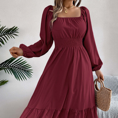 Robe casual col carré à volants en bleu, manches longues, coupe A, idéale pour le printemps-été 2026.