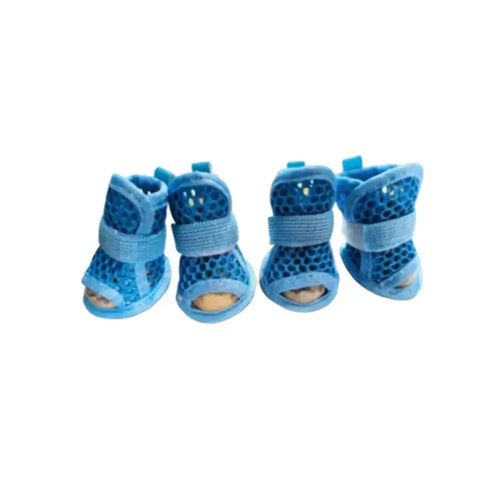 Sandales en maille pour chien fournissant confort et fraîcheur, antidérapantes et légères, idéales pour l'été.