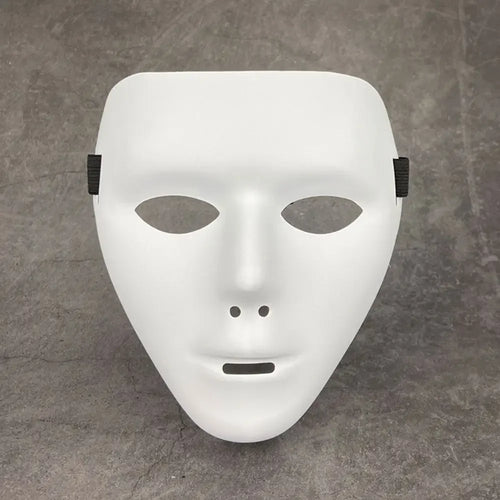Masque Cyberpunk homme en or brillant avec des lacets pour le cosplay et les événements thématiques.