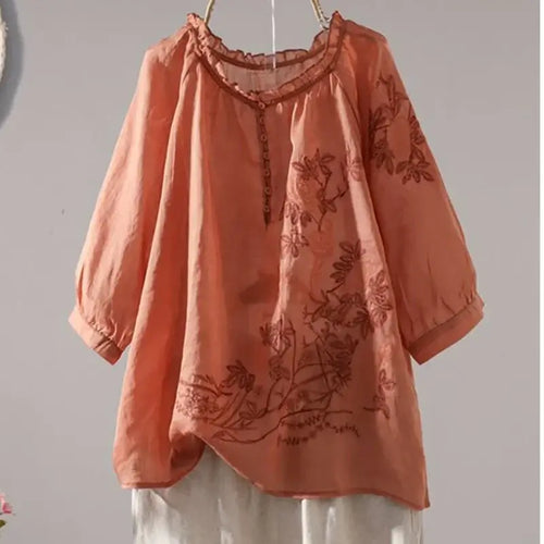 T-shirt femme col volanté et boutons – Broderie Vintage, blouse violette avec volants et motifs floraux.