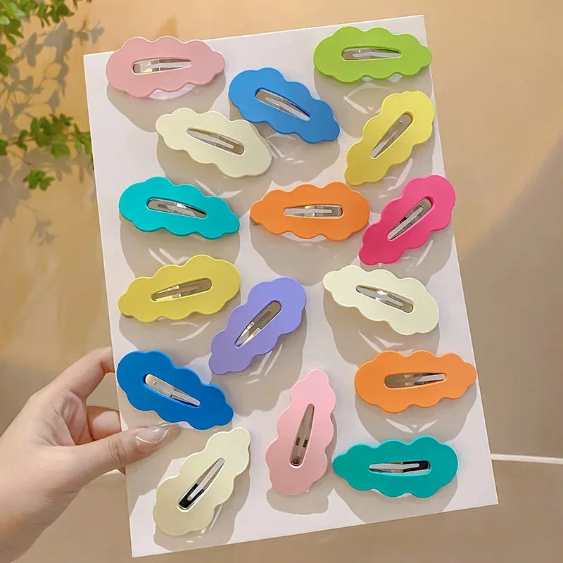 Pinces à Cheveux Nuage Fée – Lot Femme & Fille en couleurs pastel sur support, parfaites pour ajouter de la fantaisie aux coiffures.