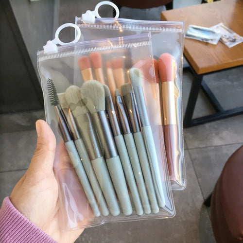 Set 8 pinceaux maquillage - ensemble d'outils de maquillage professionnel avec pinceaux variés.