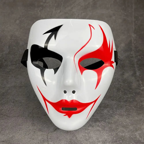 Masque Cyberpunk homme en or brillant avec des lacets pour le cosplay et les événements thématiques.