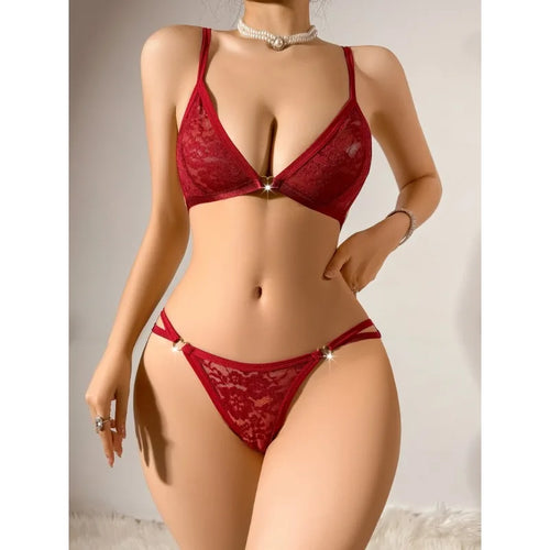 Ensemble Lingerie Dentelle Femme – Soutien Gorge & Culotte en dentelle noire sexy, avec détails scintillants.