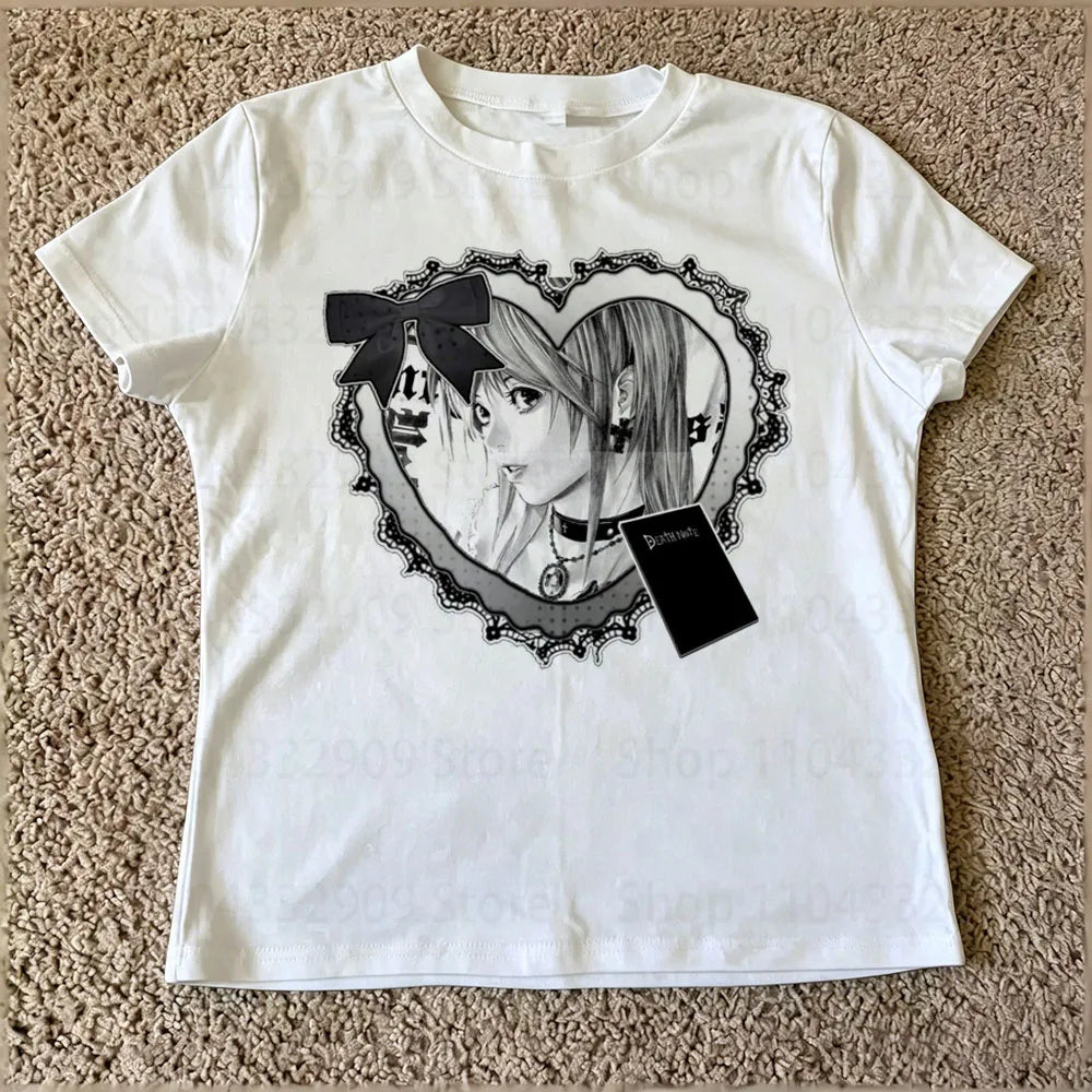 Baby Tee Crop Top Femme featuring an artistic design of a girl in a heart frame, perfect for vintage and alternative styles.