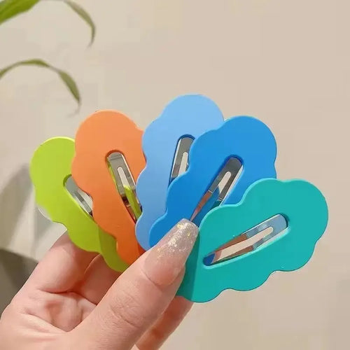Pinces à Cheveux Nuage Fée – Lot Femme & Fille en couleurs pastel sur support, parfaites pour ajouter de la fantaisie aux coiffures.