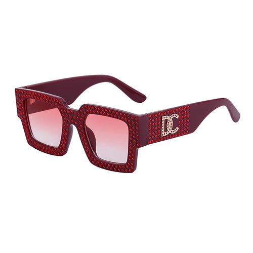 Lunettes de soleil carrées vintage femme avec design orné de strass et protection UV400.