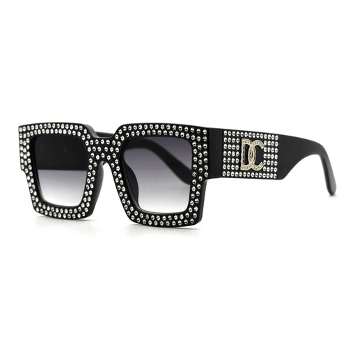 Lunettes de soleil carrées vintage femme avec design orné de strass et protection UV400.
