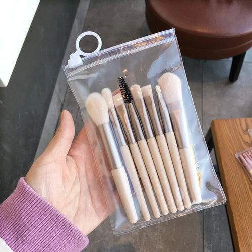Set 8 pinceaux maquillage - ensemble d'outils de maquillage professionnel avec pinceaux variés.