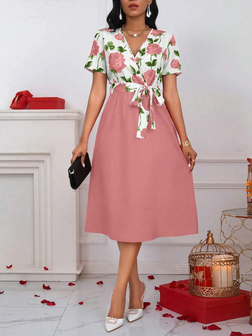 Robe Midi Florale Col en V – Taille Nouée, Patchwork Rose, Coupe Trapèze SUN N.