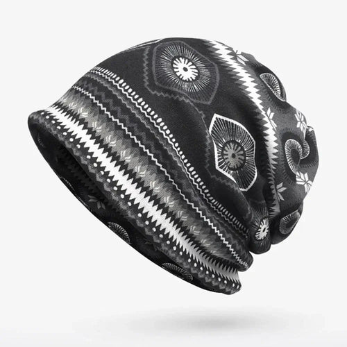 Bonnet Tricot Unisexe en tricot doux avec motifs colorés, parfait pour le style streetwear et le confort au quotidien.