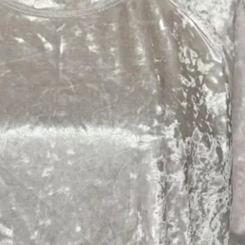 T-shirt femme imprimé animal avec un design de lapin en velours, coupe ample et élégante, parfaite pour un look décontracté.
