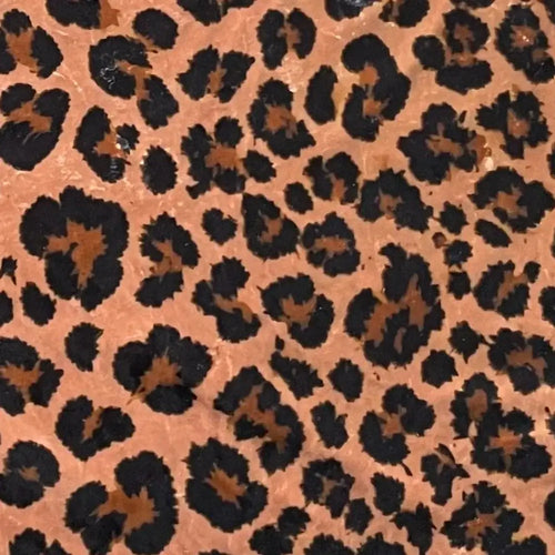 T-shirt femme imprimé animal avec un design de lapin en velours, coupe ample et élégante, parfaite pour un look décontracté.