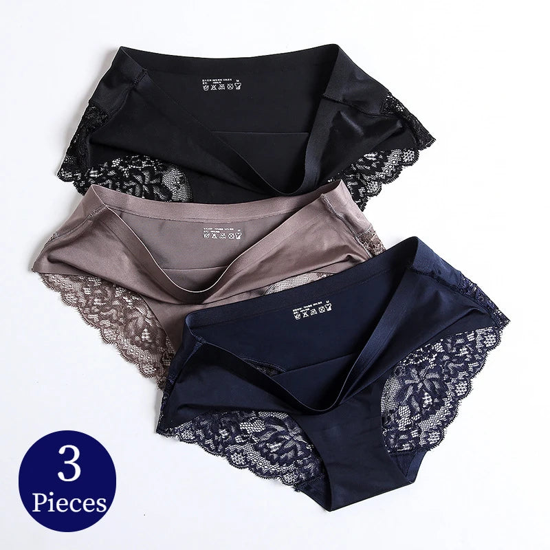 Culottes Dentelle Femme en satin doux avec détails en dentelle, design élégant et confortable