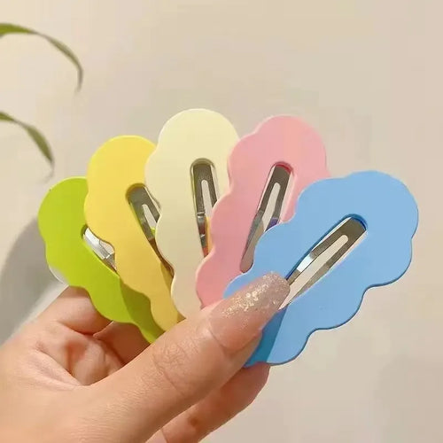 Pinces à Cheveux Nuage Fée – Lot Femme & Fille en couleurs pastel sur support, parfaites pour ajouter de la fantaisie aux coiffures.