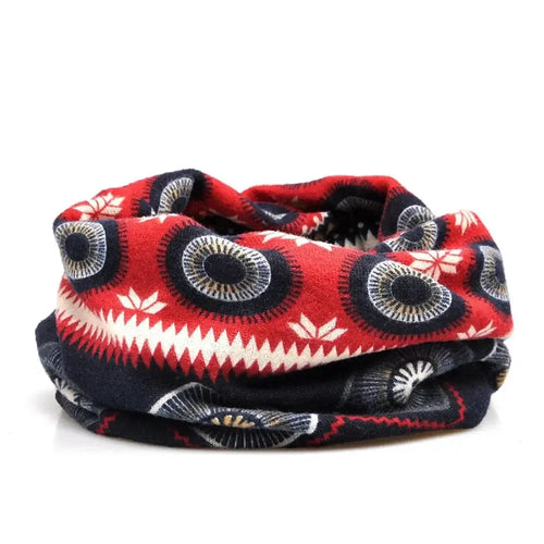 Bonnet Tricot Unisexe en tricot avec motifs colorés, idéal pour le style streetwear et le confort thermique.