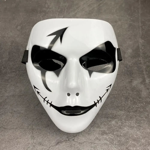 Masque Cyberpunk homme en or brillant avec des lacets pour le cosplay et les événements thématiques.