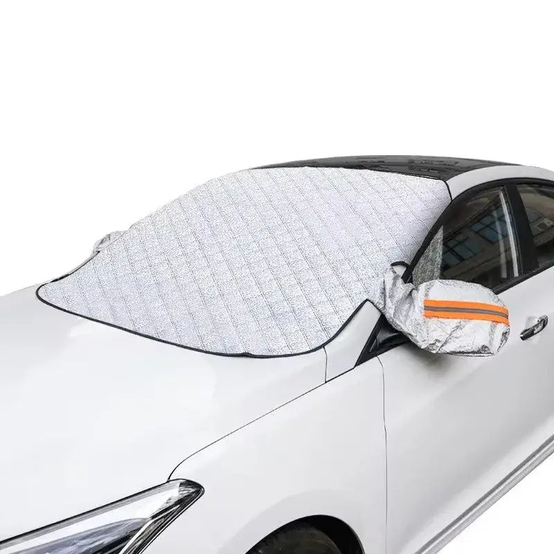 Pare-Neige Pare-Brise Voiture installé sur une voiture pour protection anti-gel.