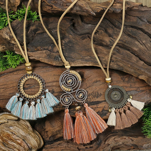 Ensemble de 3 colliers pendentifs de mode féminine de style ethnique avec pendentif à pompon floral, en alliage de zinc émaillé bronze avec incrustation de strass en verre, collier vintage SUN N.